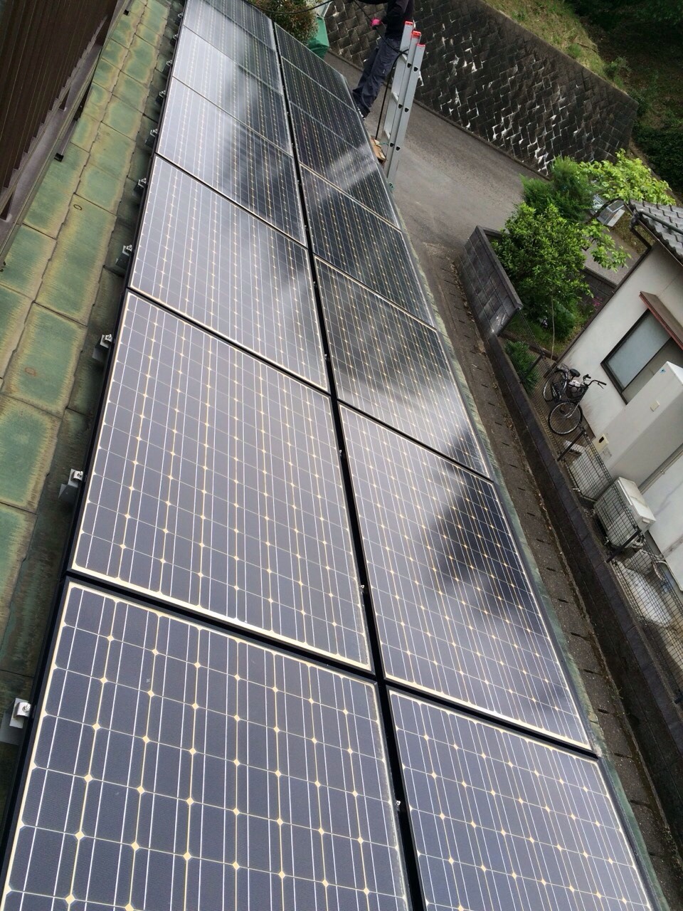 佐賀県伊万里市（パネルメーカー/三菱） 太陽光パネル洗浄